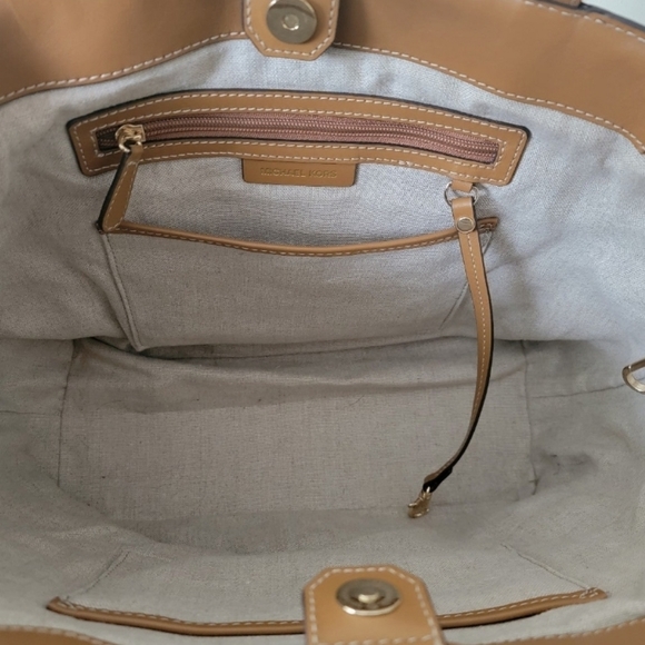 Like new Rare Michael Kors shoulder bag basket shape bag - Picture 9 of 10